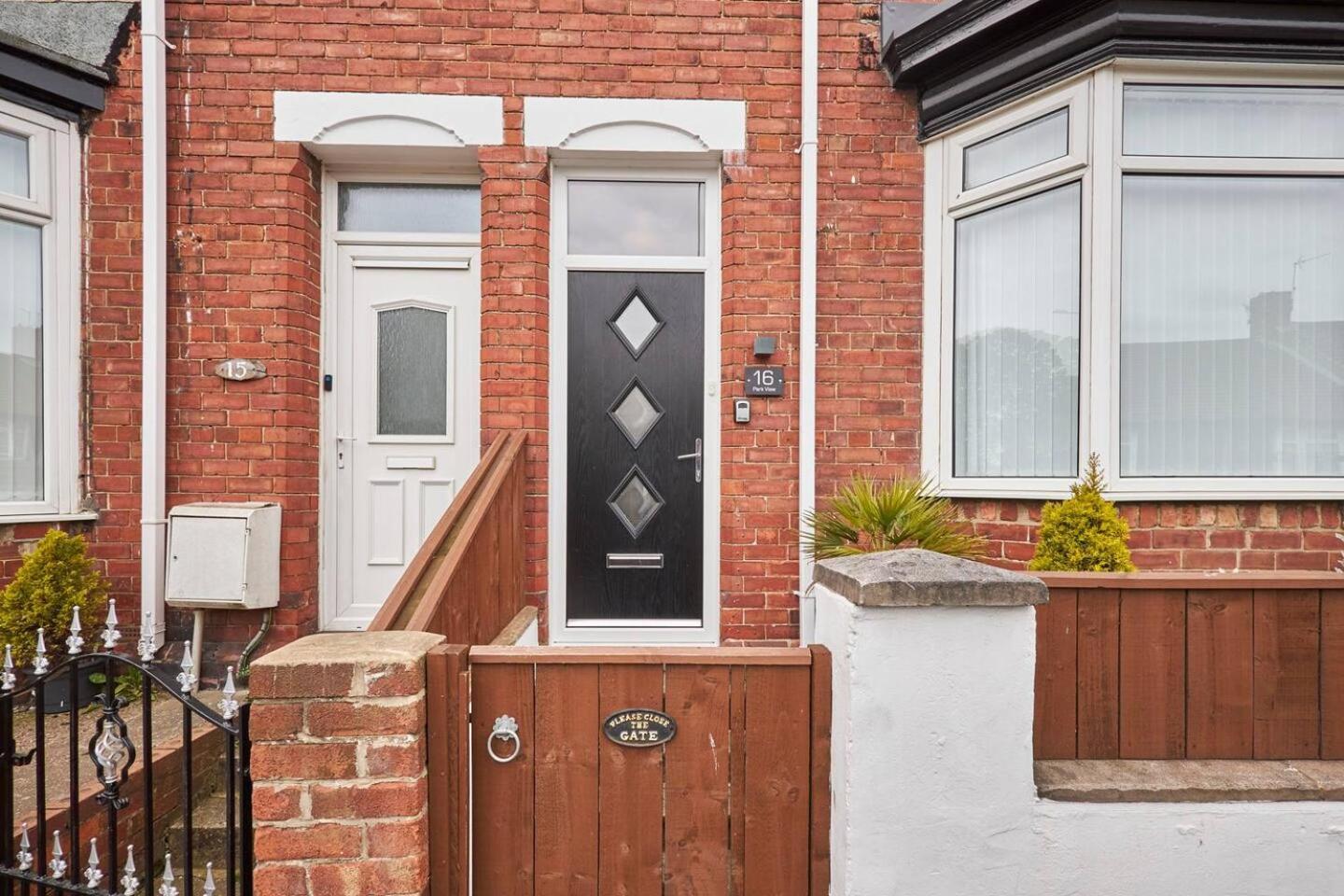 Pass The Keys Modern Home In A Seaside Town Seaham Esterno foto