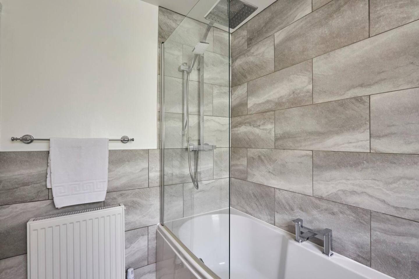 Pass The Keys Modern Home In A Seaside Town Seaham Esterno foto